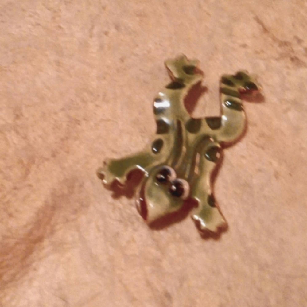 Ceramic froggy
